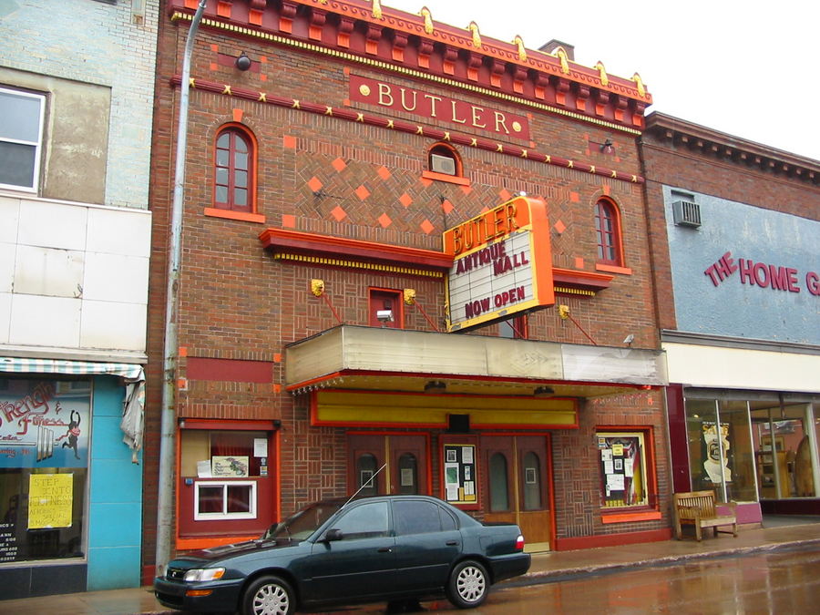 sept 26 2003 photo Butler Theatre, Ishpeming